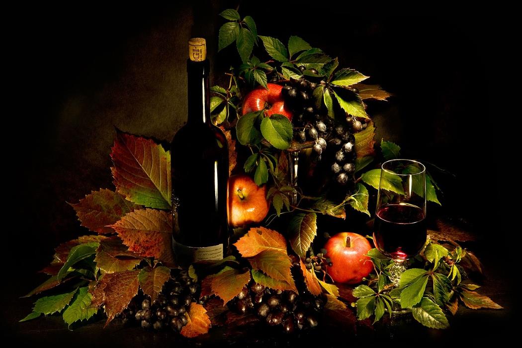 Degustacja wina – jaki wpływ ma rodzaj kieliszków i jak jest rola zmysłów?