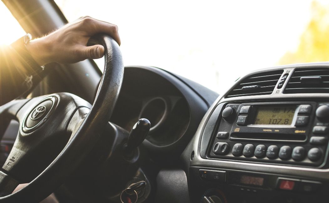 Wynajęty samochód zamiast kupna auta z salonu