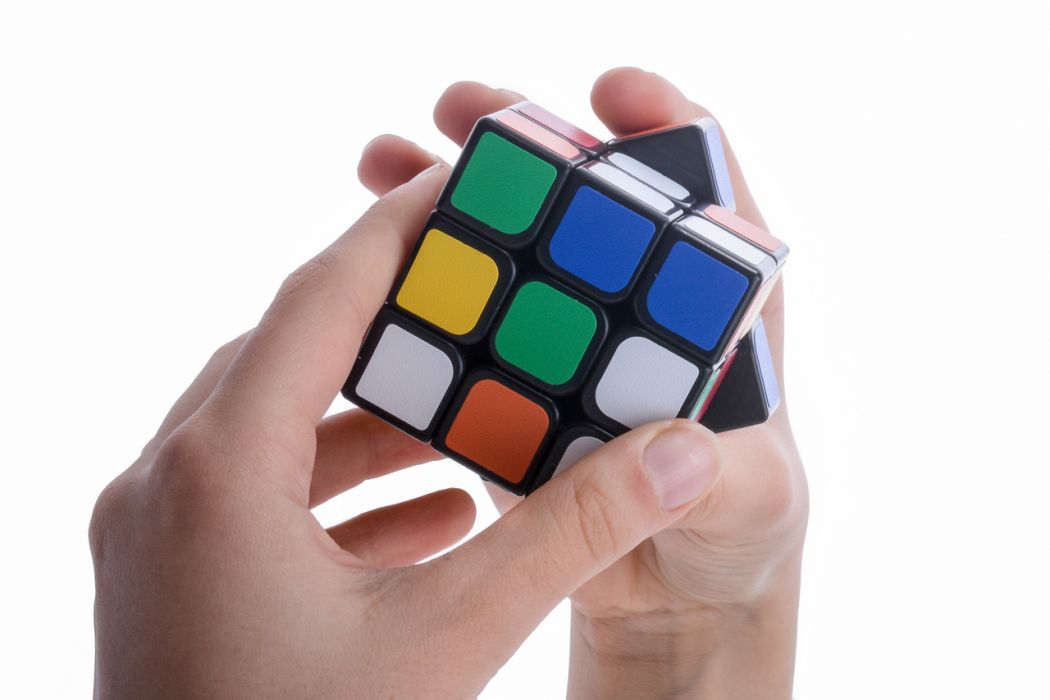 Jak ułożyć kostkę Rubika 4x4 w rekordowym czasie?