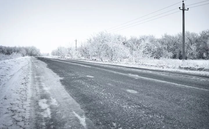 Zaśnieżona droga