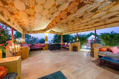 Z czego jest najlepsze zadaszenie tarasu? Porównanie materiałów i praktyczne wskazówki