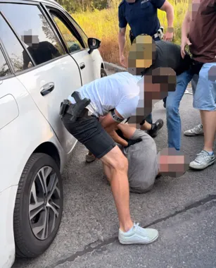 Poszukiwany dwoma listami gończymi zatrzymany przez policjantów z Chrzanowa. Trafił do Zakładu Karnego w Trzebini - Aktualności Policja Małopolska