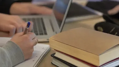 Youngersi wracają do Manufaktury - biblioteczne rozmowy po szkole