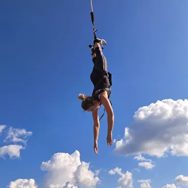 Grafika promocyjna wydarzenia Bungee w Chrzanowie: pierwszy skok sezonu przy ul. Kusocińskiego