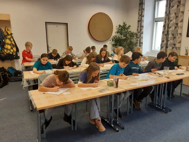 Duchy, rusałki i błędne ogniki - dzieci malowały czeski folklor w Taborze