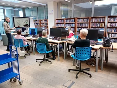 CV, które nie ginie w tłumie - tak w bibliotece uczono pracy w sieci