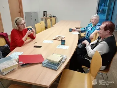 Wiersze, które zostają w pamięci - seniorzy spotkali się z poezją w Chrzanowie