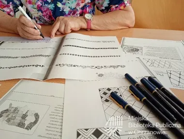 Zakładki, które przetrwają lato - seniorzy tworzyli je w Chrzanowie
