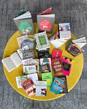 Nowe książki w Trzebini dzięki darowiźnie dla biblioteki