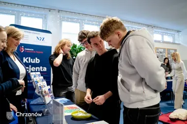 Młodzieżowy Klub Pacjenta przyciągnął tłumy – wykłady, bezpłatne badania i Zaćmobus