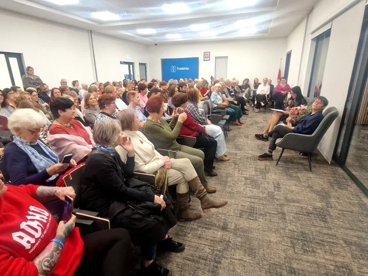 Tłumy w Manufakturze – autorskie spotkanie z Marią Peszek i stoiska dla kobiet