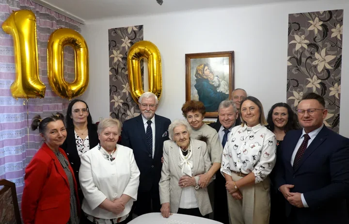 Sto lat przy filiżance czarnej kawy - historia pani Julii z Myślachowic