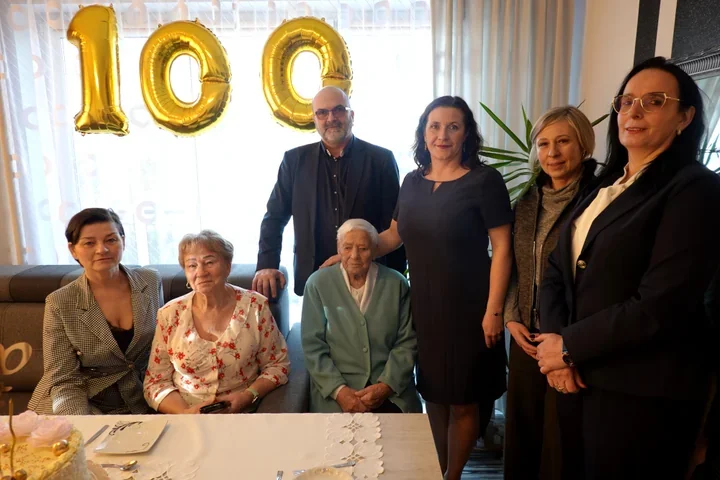 Sto lat Zofii Kozioł - życie między krowami, pracą i rodziną