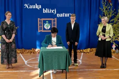Jedyna taka umowa w gminie. Uczniowie z Trzebini będą pracować z naukowcami