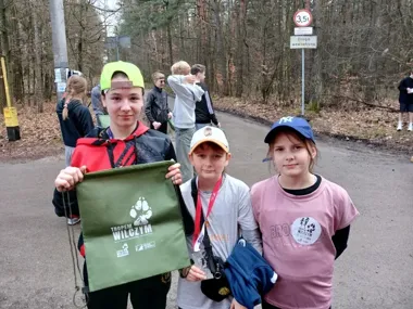 Uczniowie Trzebini upamiętnili Żołnierzy Wyklętych biegiem w Puszczy Dulowskiej