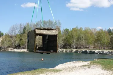 Balaton bez podwodnych reliktów. Z dna wyciągnięto kontenery i Fiata Punto