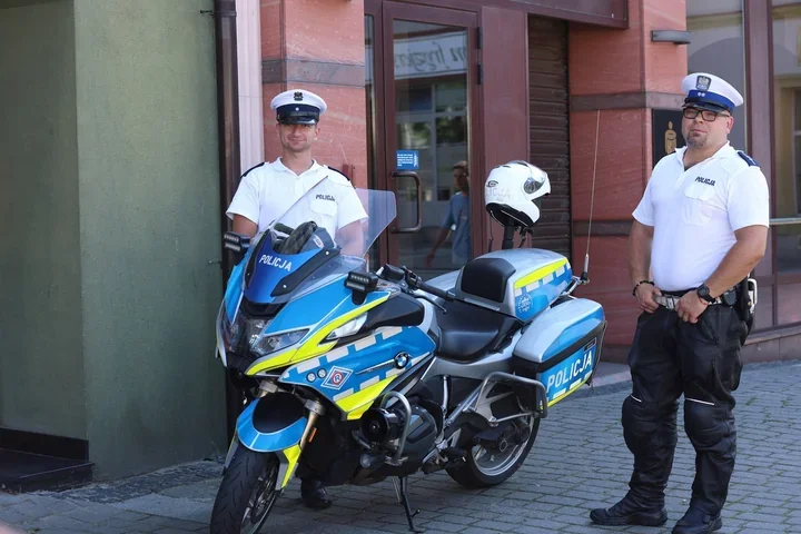 Policja na motocyklach pilnowała rajdu z Chrzanowa do Doliny Chechła