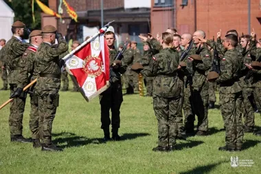 Pięćdziesięciu nowych terytorialsów złożyło przysięgę w kopalni soli