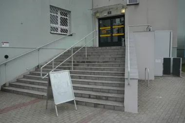 Wejście od parkingu do starostwa w Chrzanowie będzie zamknięte