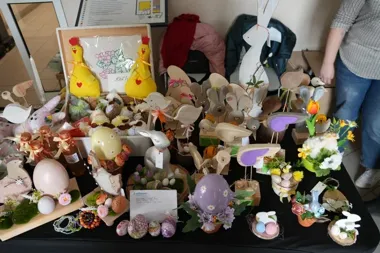 Wielkanocne rękodzieło przyciągnęło do starostwa i wsparło trzy warsztaty