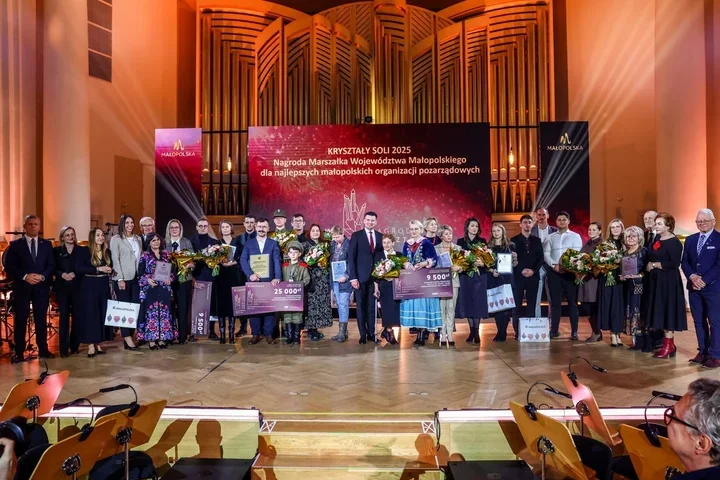 Małopolscy społecznicy i organizacje uhonorowani na gali - Amicus Hominum i Kryształy Soli