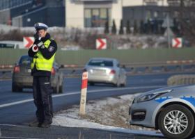 Policja: Akcja „Bezpieczne Ferie” na drogach w Małopolsce. Porady...